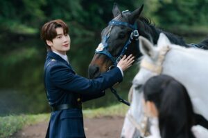 Lee Jong Suk jako Heinrey i Shin Min Ah jako Navier w Ponownych zaślubinach cesarzowej